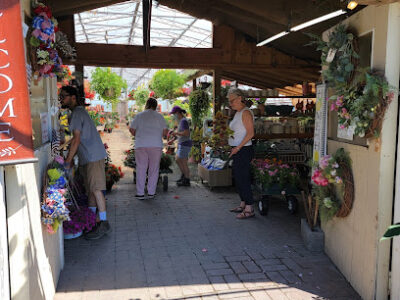 Abma's Farm Market, Greenhouse, and Barnyard Petting Zoo: Wyckoff, NJ