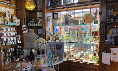 Lees Bees Boutique & Honey