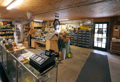 Queen Right Colonies Ltd & Das Amish House